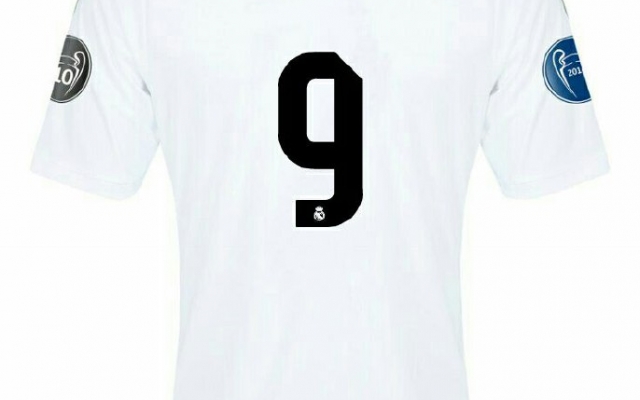 نام و شماره ی مورد علاقه هر شخص را بر روی پیراهن تیم مورد علاقه اش طراحی کنم..