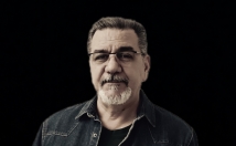 بعنوان-گوینده-تولید-آثار-صوتی-ارزشمند-ماندگار-کمک